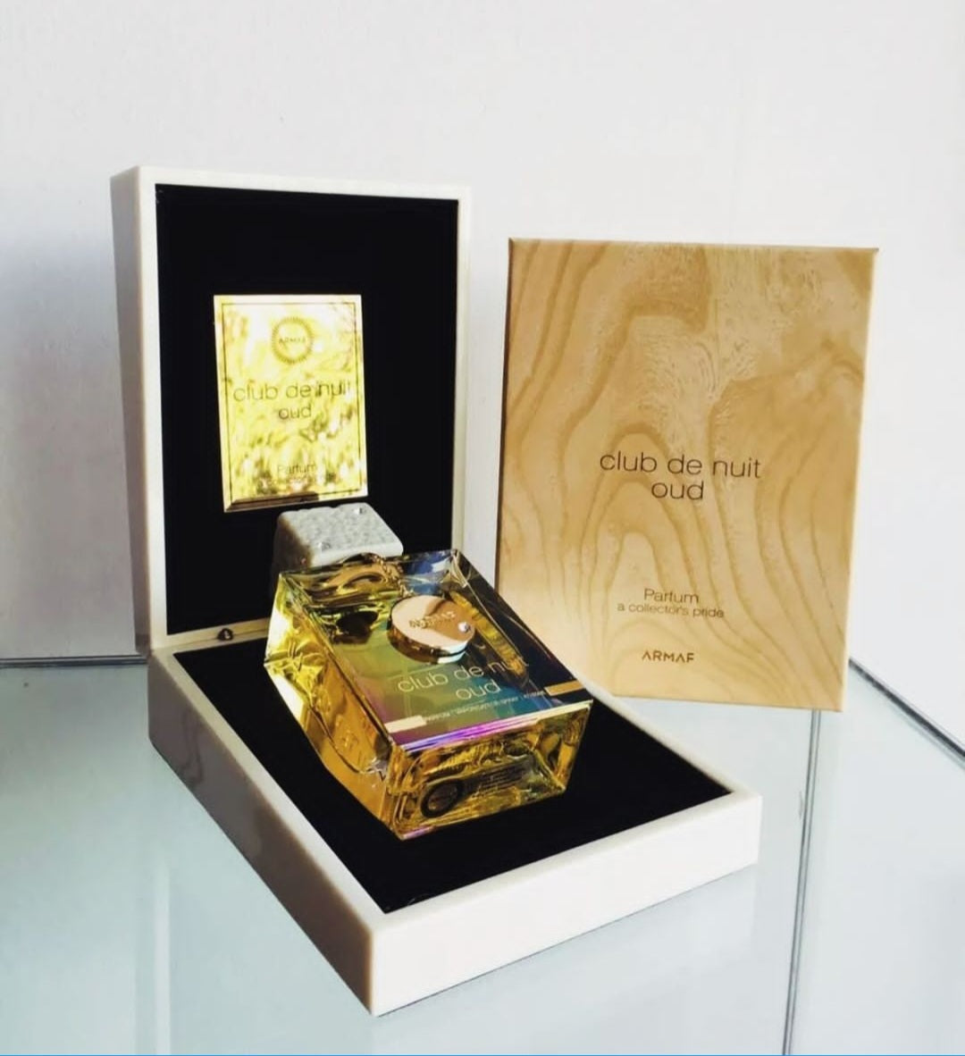 Club de Nuit Oud Parfum by Armaf